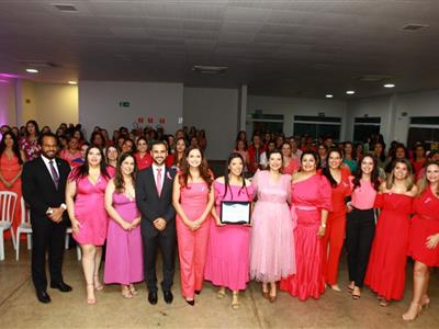 Foto da Notícia: Unidas pela causa, pacientes com câncer de mama e advogadas fazem emocionante desfile de conscientização